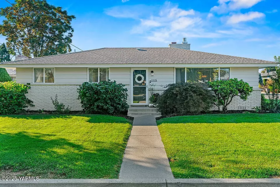 Exterior - 1115 S 28th Ave, Yakima, WA 98902 photo 1 of 10