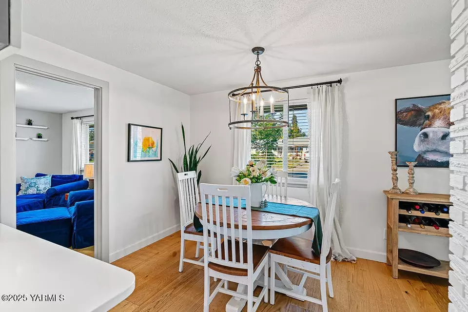 Dining - 1115 S 28th Ave, Yakima, WA 98902 photo 3 of 3