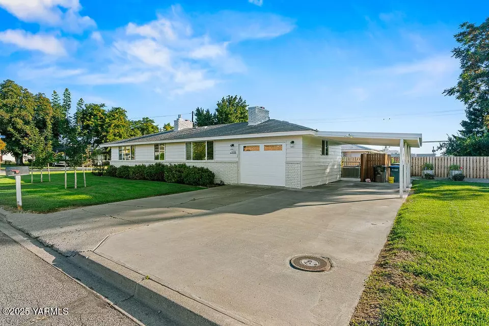 Exterior - 1115 S 28th Ave, Yakima, WA 98902 photo 3 of 10