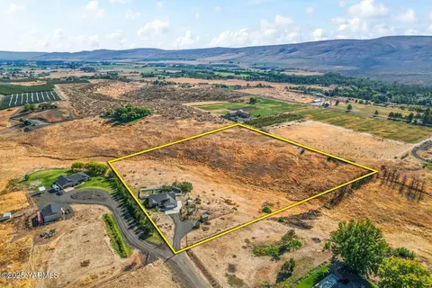390 Sage Cove Rd, Yakima, WA 98903