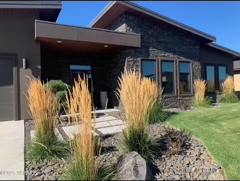 4403 Catalyss Way, Yakima, WA 98908