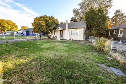 4210 Terrace Heights Dr, Yakima, WA 98901