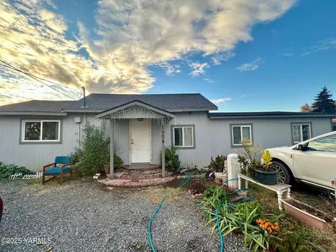 1504 S 14th St, Yakima, WA 98901