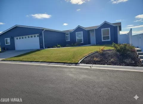 200 Bridle Way #132, Yakima, WA 98901