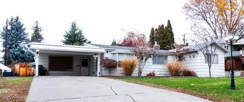 806 S 30th Ave, Yakima, WA 98902