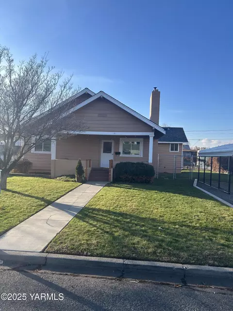 1110 S 8th Ave, Yakima, WA 98902