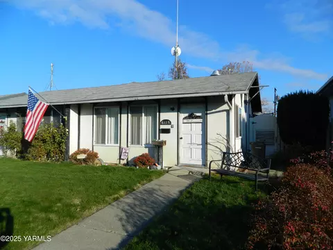 611 12 S 15th Ave, Yakima, WA 98902