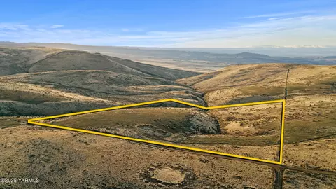 Nka Bohoskey Dr, Yakima, WA 98901