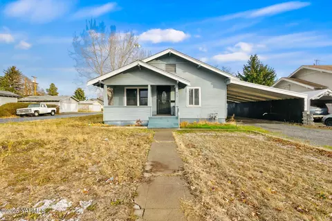 913 Pleasant Ave, Yakima, WA 98902