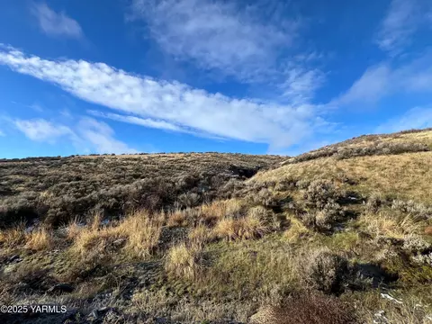 Nka Somerset Dr, Yakima, WA 98901