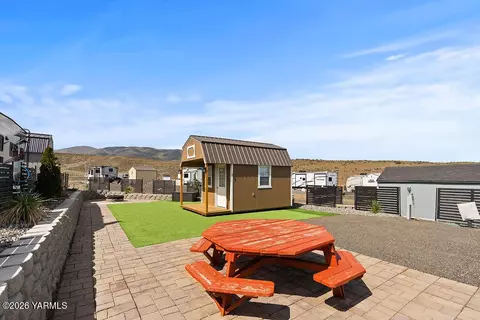 1769 Naches Wenas Rd #6, Selah, WA 98942