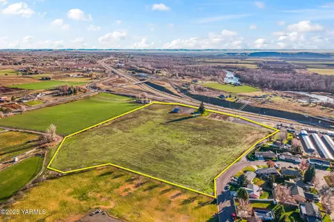 1771 1st Ave, Zillah, WA 98953