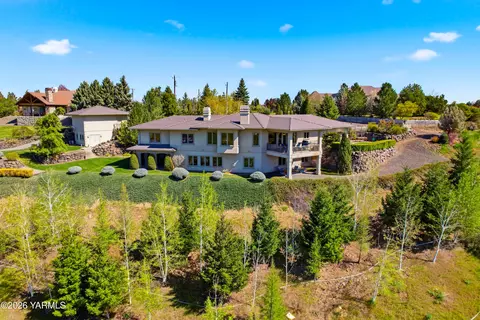 660 Noble Hill Rd, Yakima, WA 98908