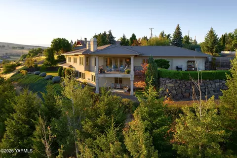 660 Noble Hill Rd, Yakima, WA 98908