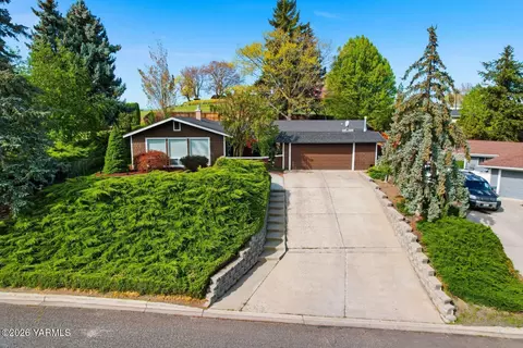 1704 Conover Dr, Yakima, WA 98903