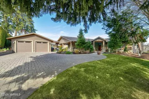 160 Horseshoe Ln, Selah, WA 98942