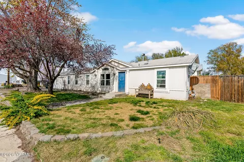 101 Northstone Pkwy, Zillah, WA 98953