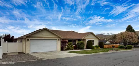108 N 57th St, Yakima, WA 98901