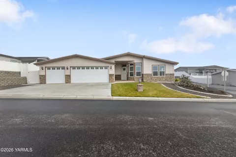 200 Bridle Way #157, Yakima, WA 98901