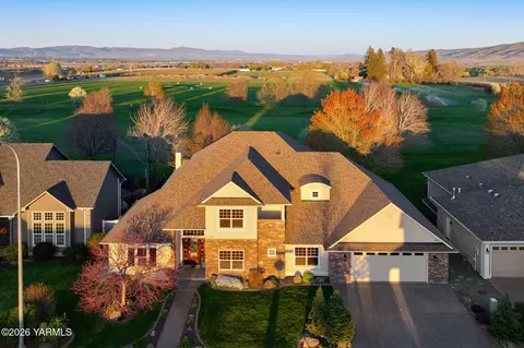 2205 S 88th Ave, Yakima, WA 98903
