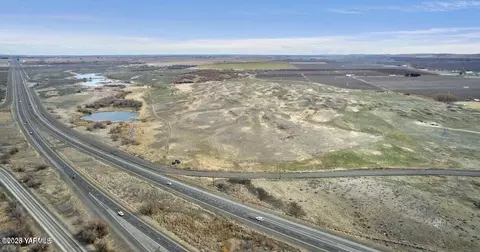 20997 S Frontage Rd, Quincy, WA 98824