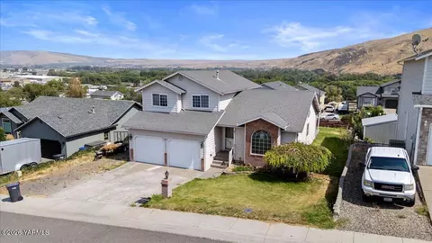 805 S 4th Street Lp Lp, Selah, WA 98942