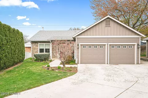 414 N 55th Ave, Yakima, WA 98908