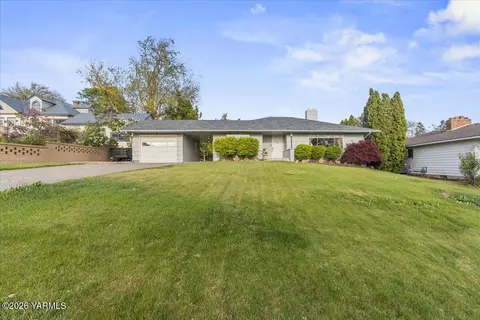 607 S 27th Ave, Yakima, WA 98902