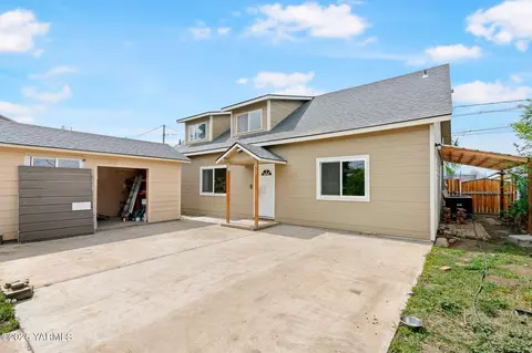 912 S 4th Ave, Yakima, WA 98902