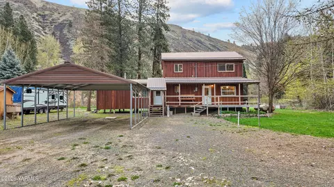 51 Deer Meadow Ln, Naches, WA 98937