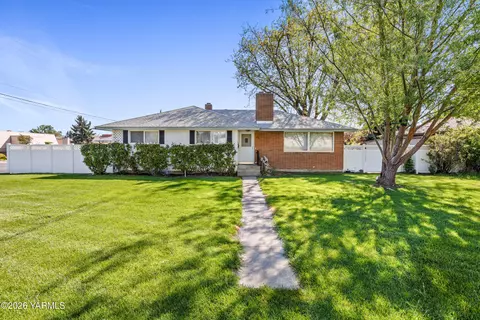 201 S 58th Ave, Yakima, WA 98908