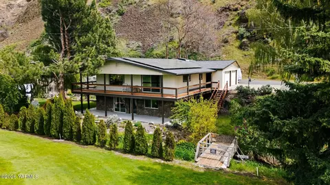 472 Vista Ln, Yakima, WA 98908