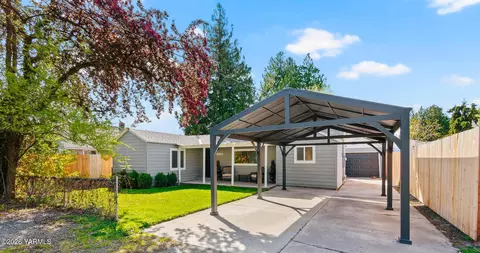 1906 Grant St, Yakima, WA 98902
