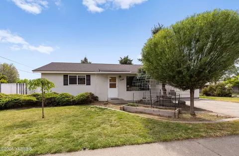 3106 Bonnie Doon Ave, Yakima, WA 98902