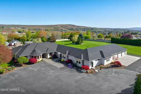 613 Friedline Rd, Yakima, WA 98908