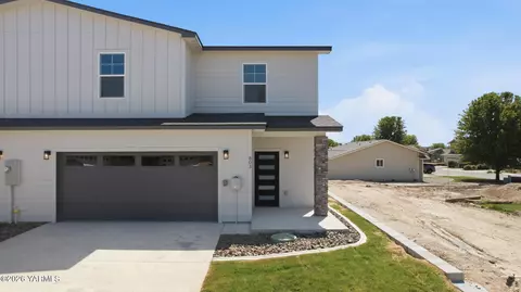 803 Fountain Blvd, Zillah, WA 98953