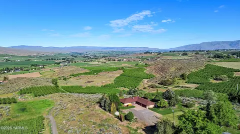 4104 Naches Heights Rd, Yakima, WA 98908