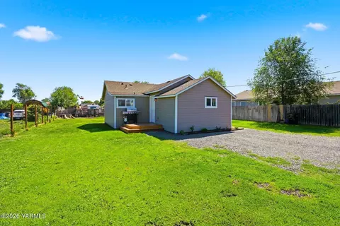 1705 Pleasant Ave #C, Yakima, WA 98902