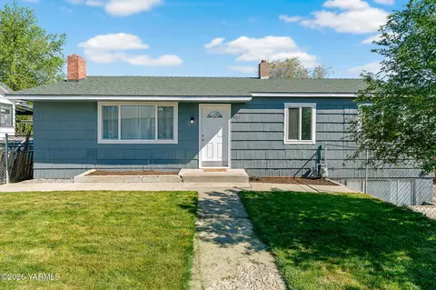 801 W Home Ave, Selah, WA 98942