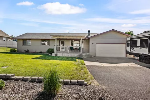 107 N 90th Ave, Yakima, WA 98908