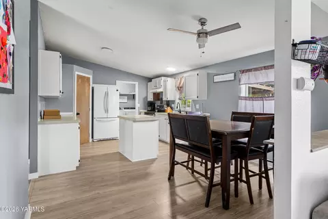 111 Goose Haven Ln, Yakima, WA 98901
