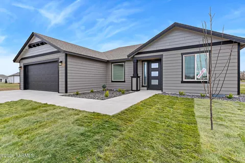 1617 Parkwood Ct Spec Ct #(PHASE 12  327) SPEC, Grandview, WA 98930