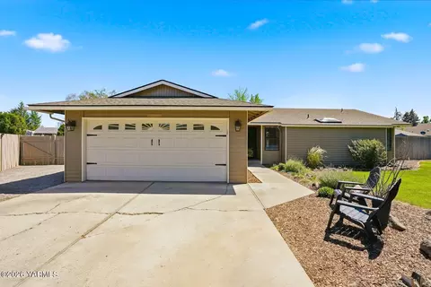 1609 S 72nd Ave, Yakima, WA 98908