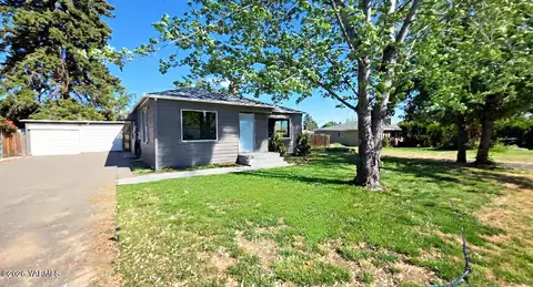 1105 S 31st Ave, Yakima, WA 98902