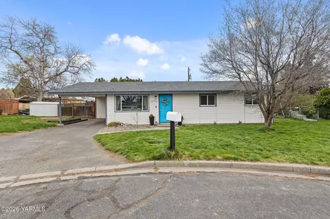 3702 Parkway Pl, Yakima, WA 98902