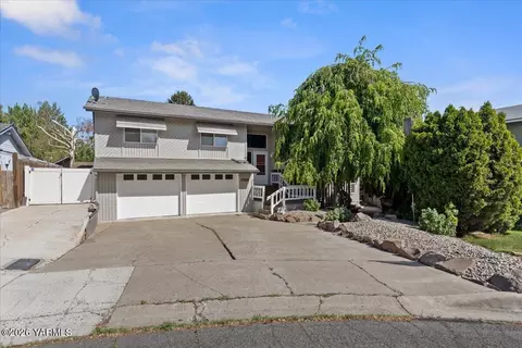 4702 Carol Ave, Yakima, WA 98902