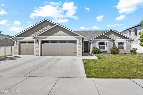 507 Olympic Ave, Moxee, WA 98936