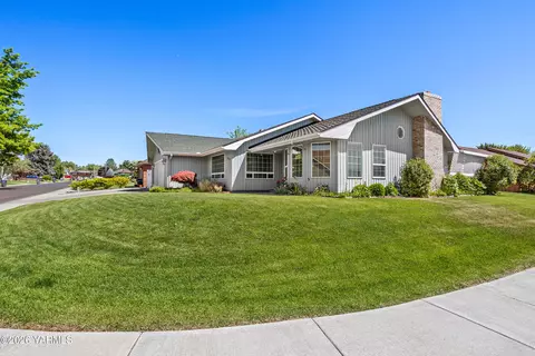 805 S 57th Ave, Yakima, WA 98908