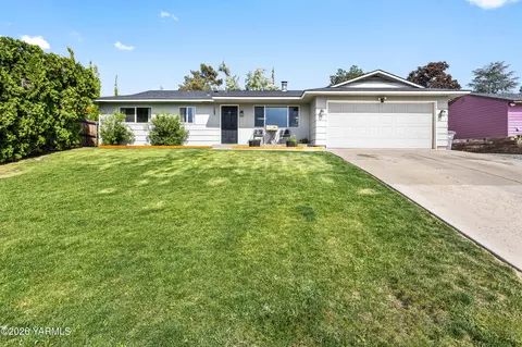 107 N 57th St, Yakima, WA 98901