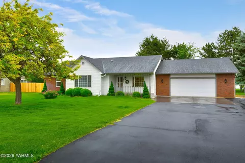 1907 S 44th Ave, Yakima, WA 98903